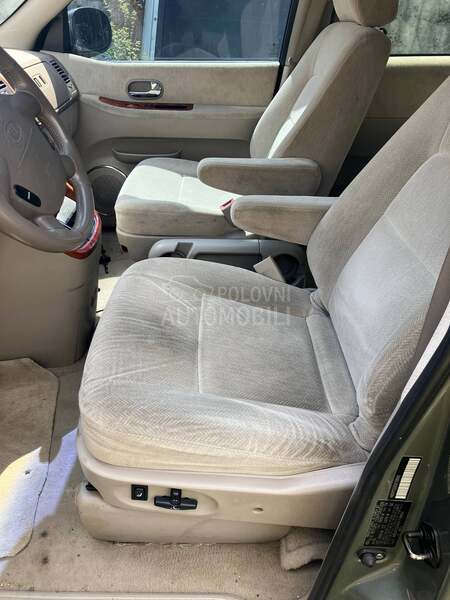 Kia Carnival 2005. god. -  kompletan auto u delovima