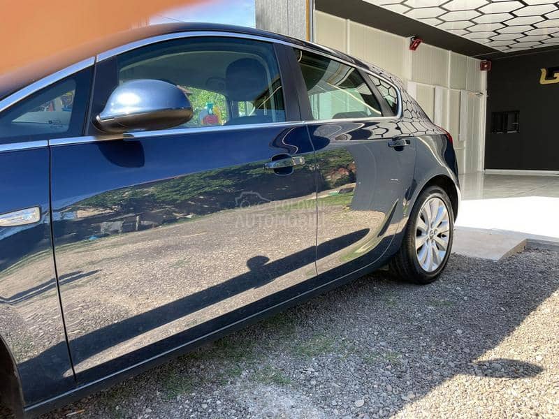 Opel Astra J 2.0 CDTI