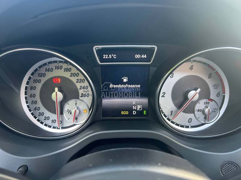 Mercedes Benz GLA 180 1.5 DCI