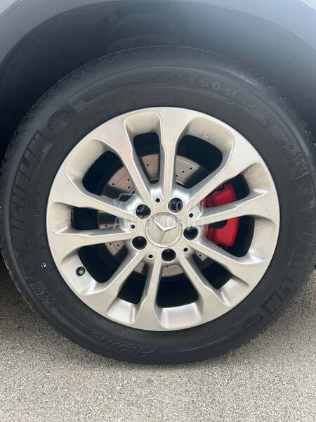 Mercedes Benz GLA 180 1.5 DCI