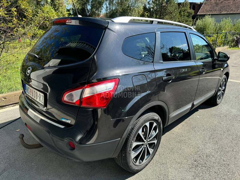Nissan Qashqai + 2 