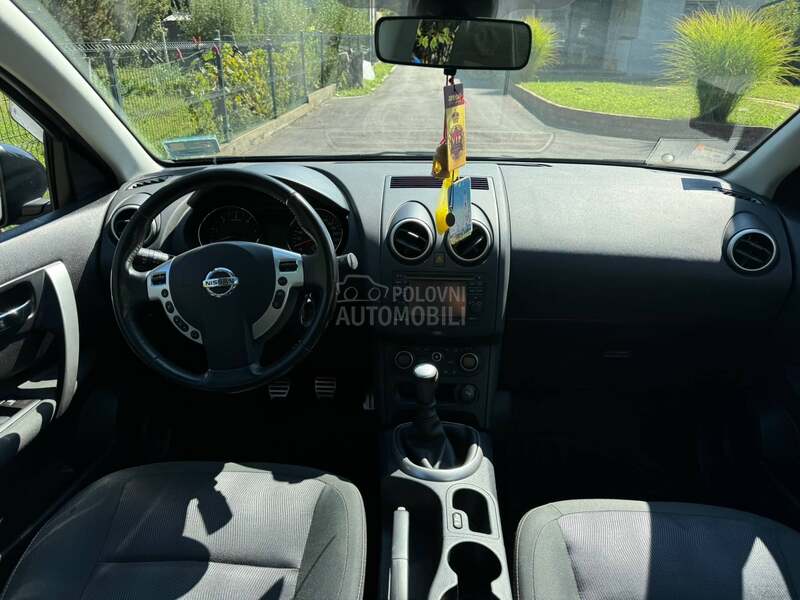 Nissan Qashqai + 2 