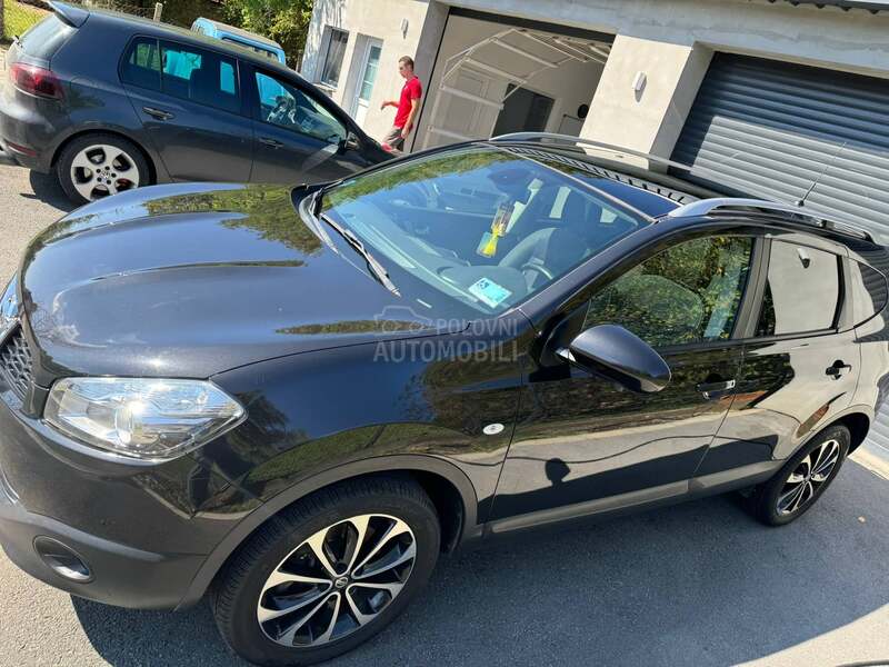 Nissan Qashqai + 2 
