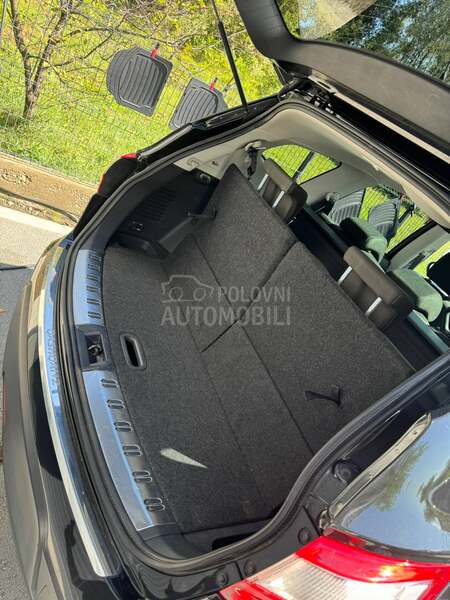 Nissan Qashqai + 2 