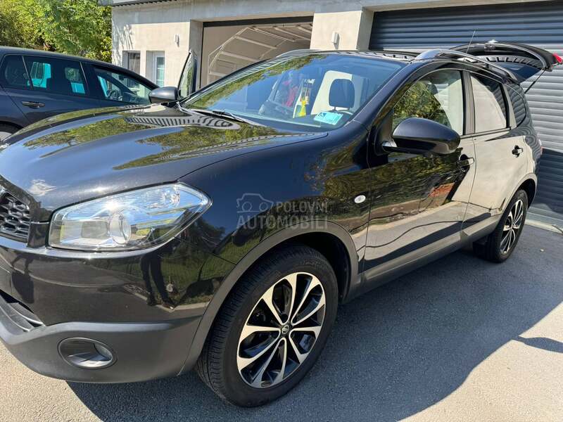 Nissan Qashqai + 2 