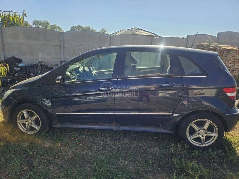 Mercedes Benz B 200 B200 2005. god. -  kompletan auto u delovima