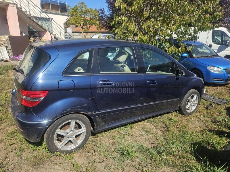 Mercedes Benz B 200 B200 2005. god. -  kompletan auto u delovima