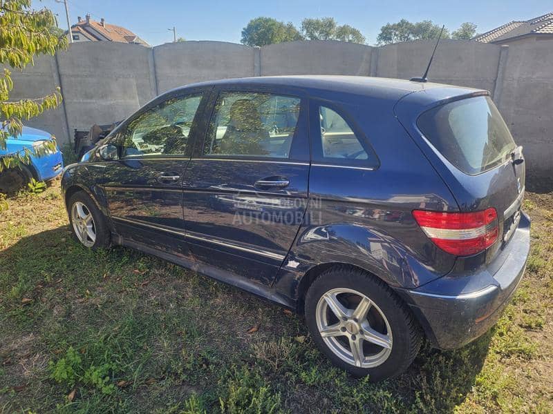 Mercedes Benz B 200 B200 2005. god. -  kompletan auto u delovima