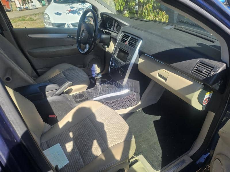 Mercedes Benz B 200 B200 2005. god. -  kompletan auto u delovima