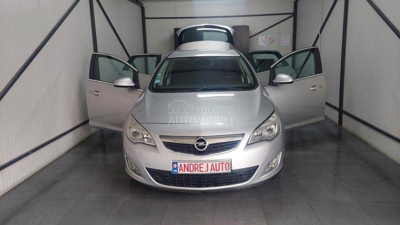 Opel Astra J 1.7 CDTI T.O.P.