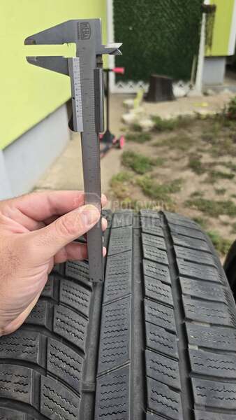 Toyo 255/35 R20 Zimska