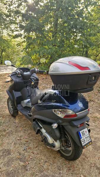 Piaggio MP3 B kategorija