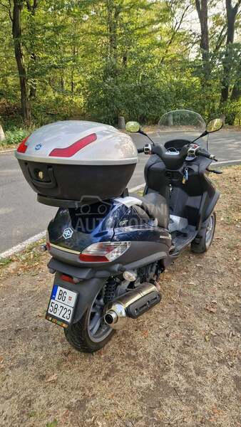Piaggio MP3 B kategorija