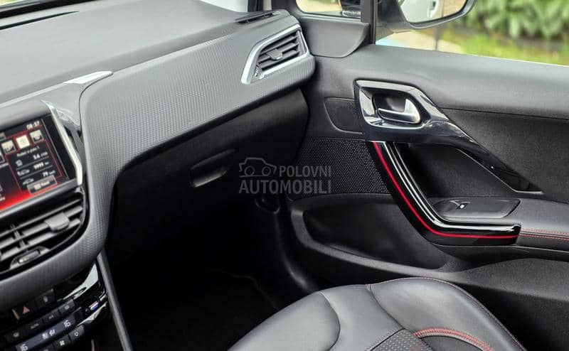 Peugeot 208 1.2i, GT Line, CH