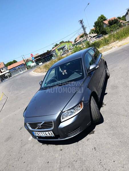 Volvo V50 