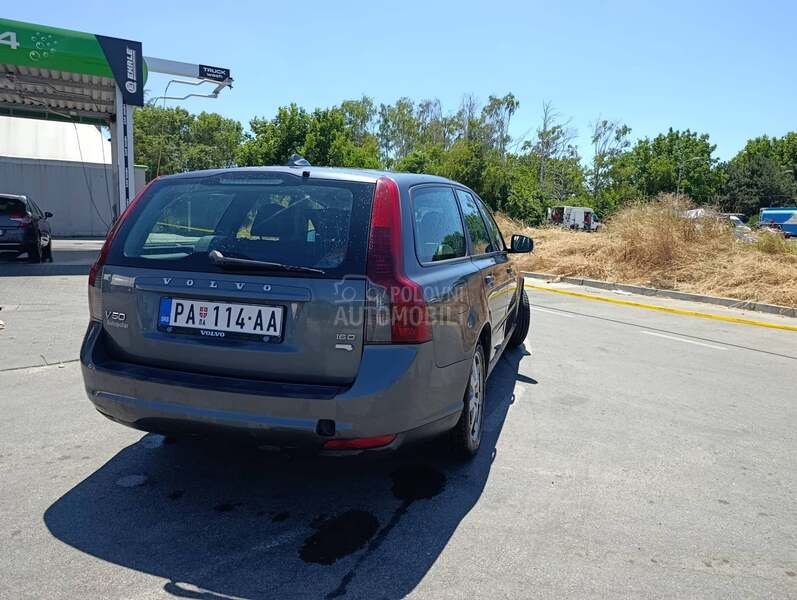 Volvo V50 