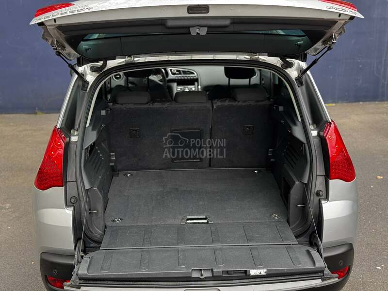 Peugeot 3008 1.6 HDI NAVY PANO