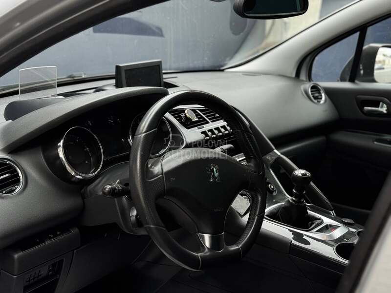 Peugeot 3008 1.6 HDI NAVY PANO