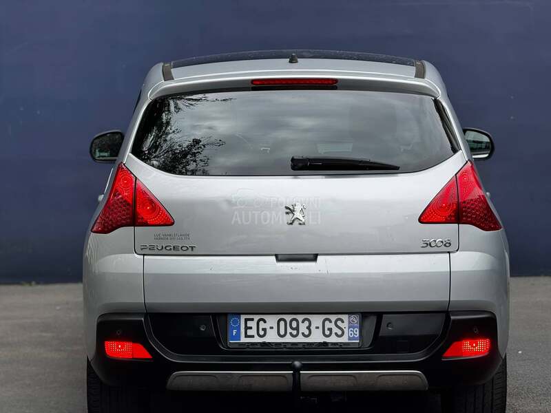 Peugeot 3008 1.6 HDI NAVY PANO