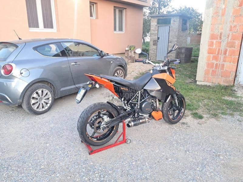 KTM Duke 690