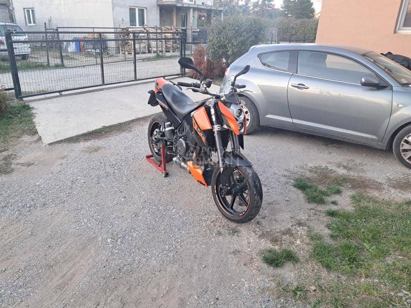 KTM Duke 690
