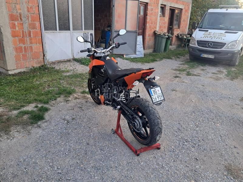 KTM Duke 690
