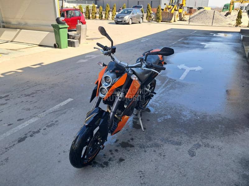 KTM Duke 690