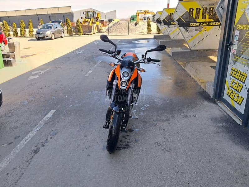 KTM Duke 690