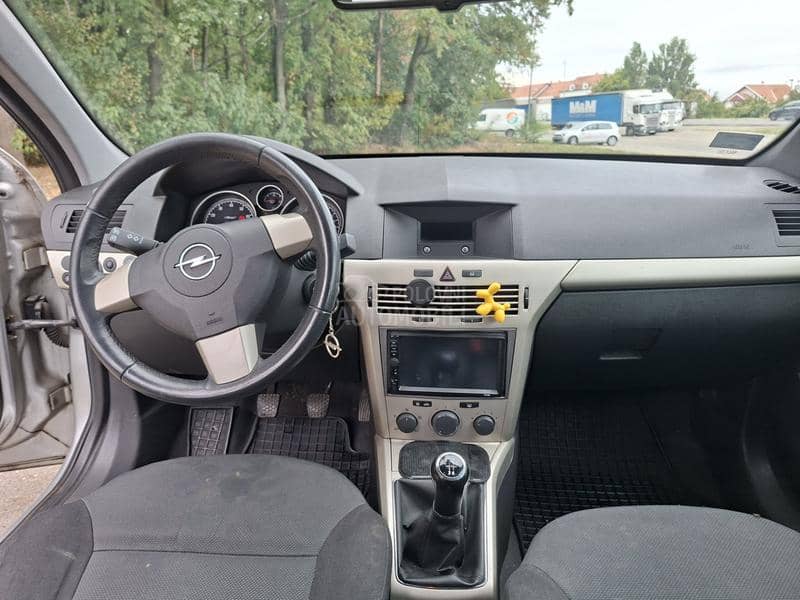 Opel Astra H 