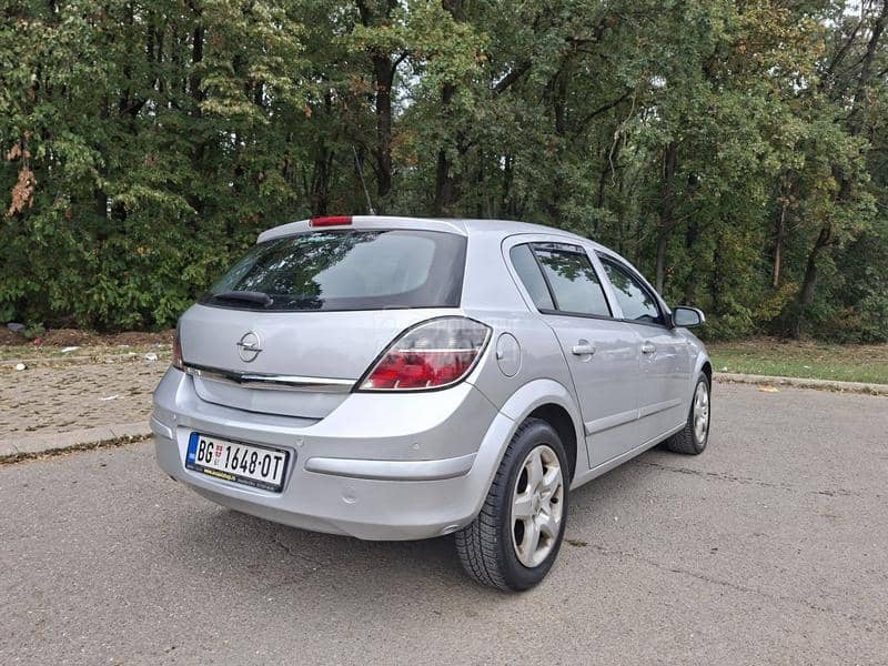 Opel Astra H 