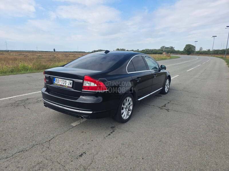 Volvo S80 
