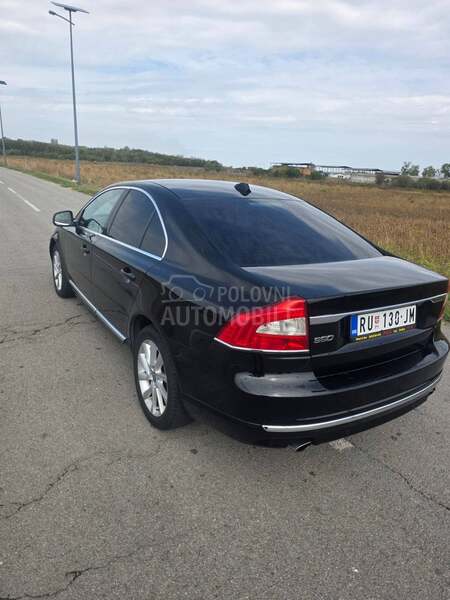 Volvo S80 