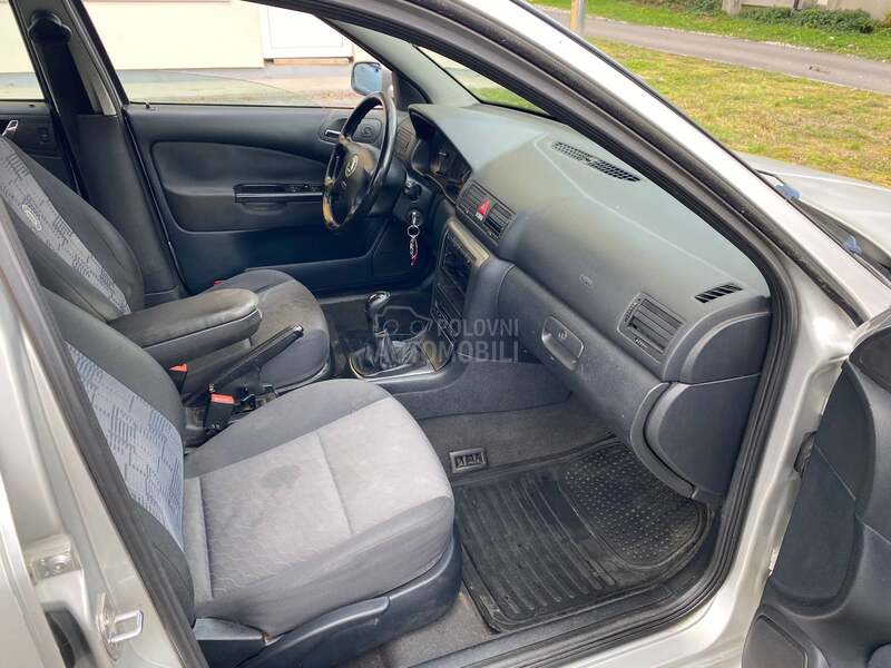 Škoda Octavia 1.9Tdi Resta yling