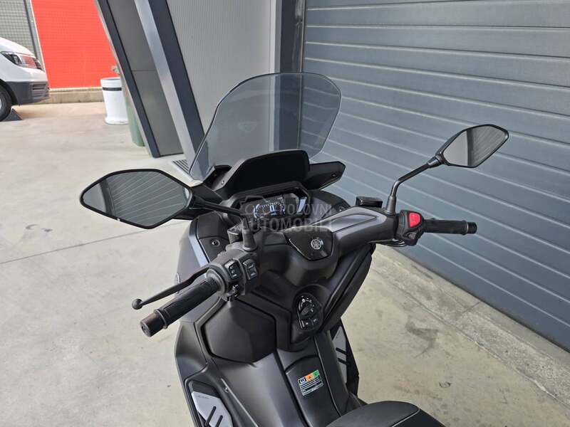 Yamaha X MAX