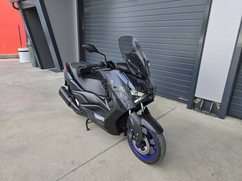 Yamaha X MAX