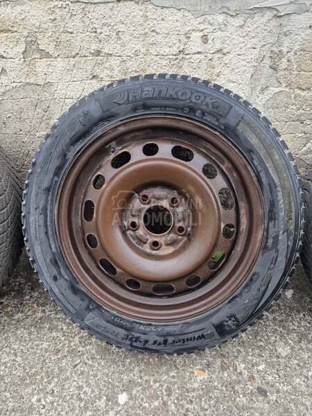 Goodyear 205/55 R16 Zimska