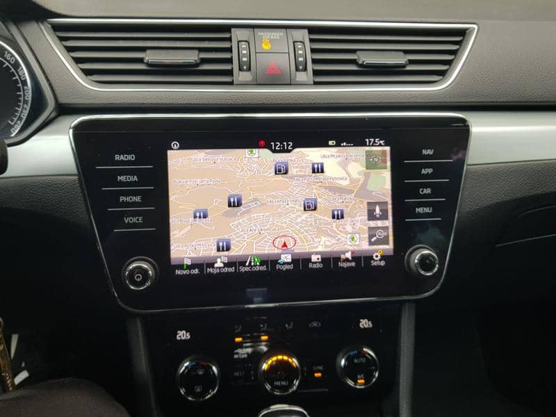 Škoda Superb 2.0 TDI DSG