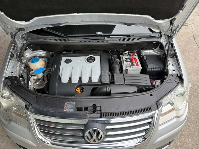 Volkswagen Touran R E Z E R V I S A N
