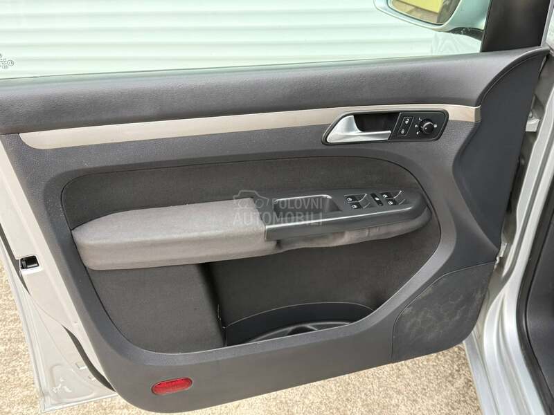 Volkswagen Touran R E Z E R V I S A N