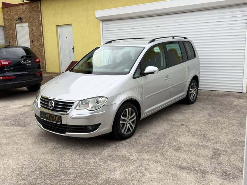 Volkswagen Touran R E Z E R V I S A N