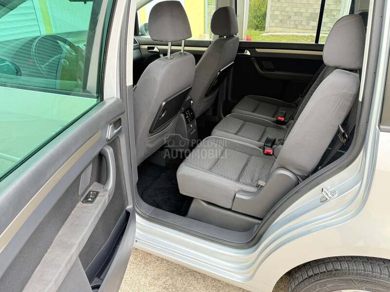 Volkswagen Touran R E Z E R V I S A N