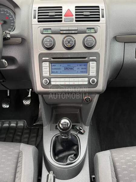 Volkswagen Touran R E Z E R V I S A N