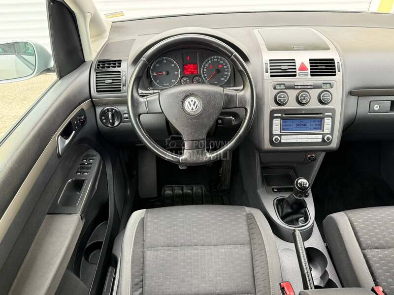 Volkswagen Touran R E Z E R V I S A N