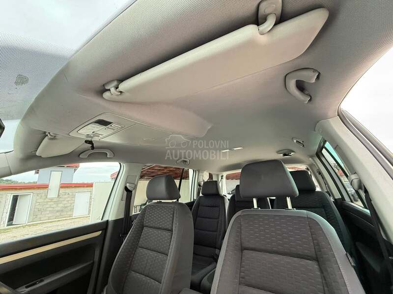 Volkswagen Touran R E Z E R V I S A N