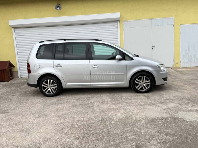 Volkswagen Touran R E Z E R V I S A N