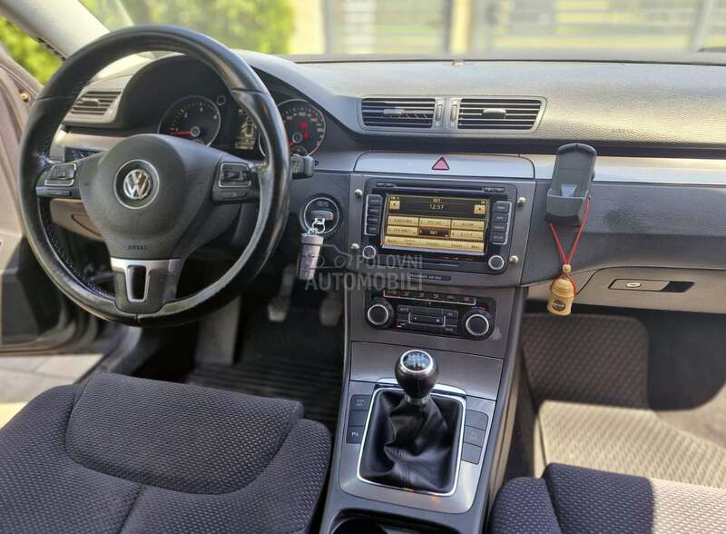 Volkswagen Passat B6 1.6 TDI  - R Line
