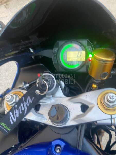 Kawasaki Zx6r