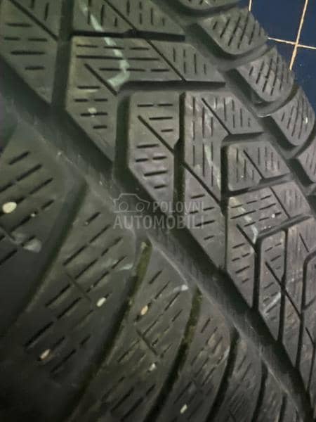 Pirelli 255/55 R20 Zimska