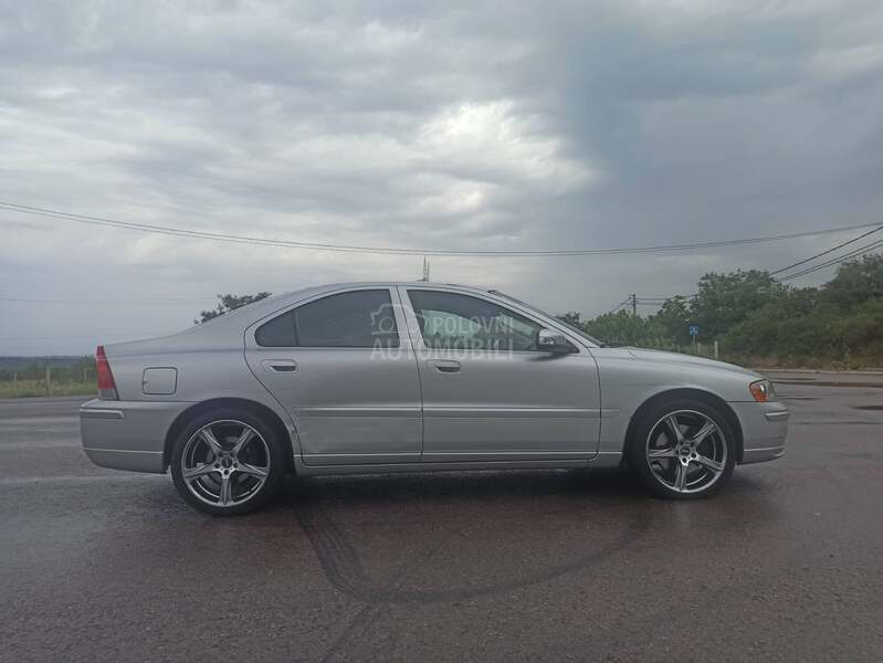 Volvo S60 2.4 D5
