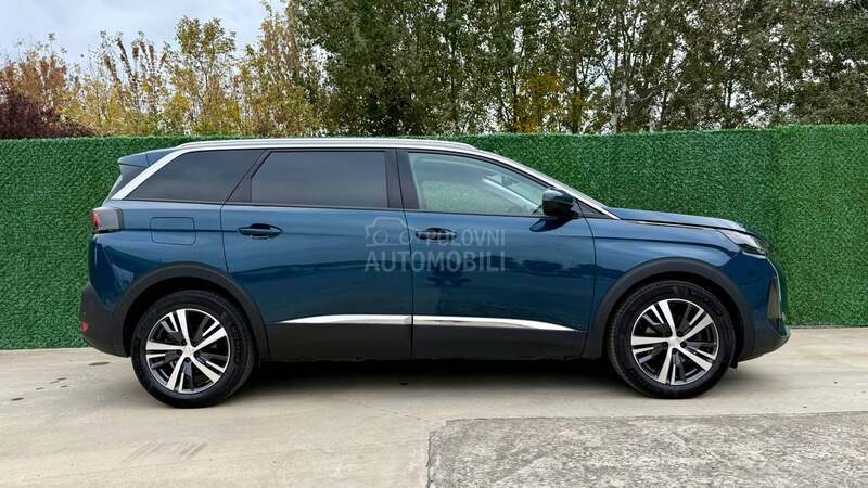 Peugeot 5008 1.5 blue Allure NOV